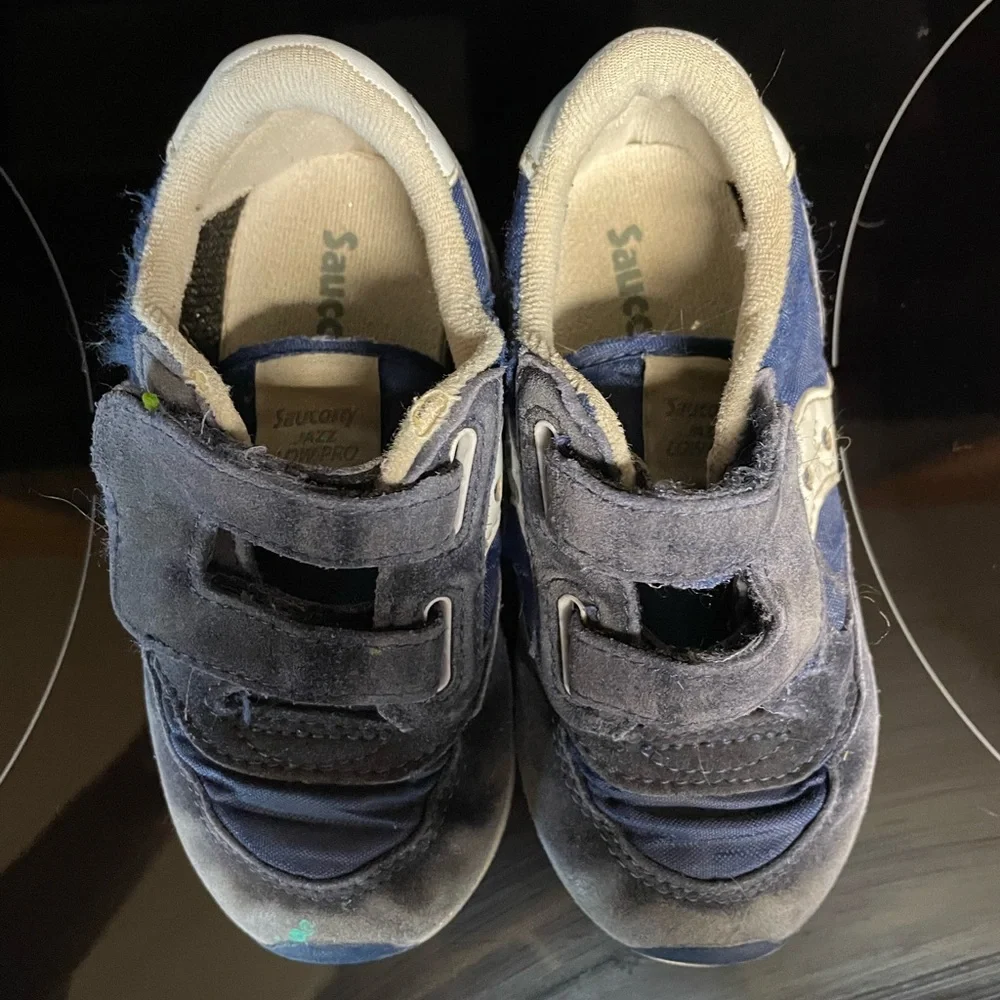 Blue Saucony sneakers 7.5